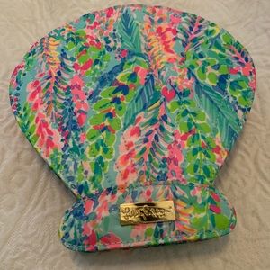 Lilly Pulitzer Catch The Wave Make Up Case